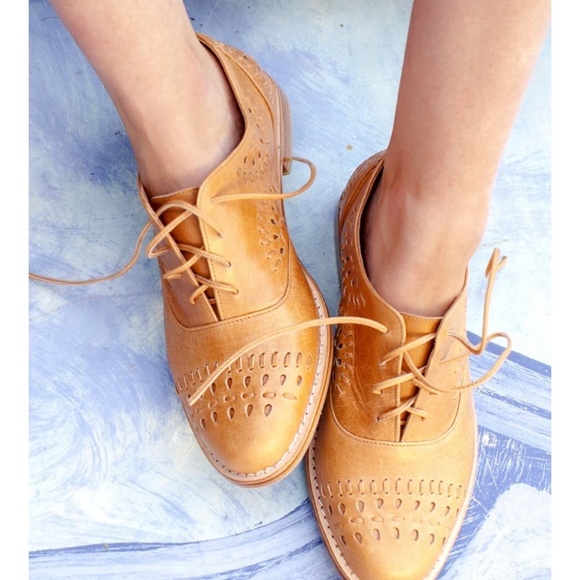 Elf Oxfords - Picture 1 of 4